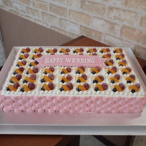 ウェディングケーキ 誕生日 バースデーケーキ キャラクターケーキ 沖縄那覇市のスイーツ専門店 コートドール